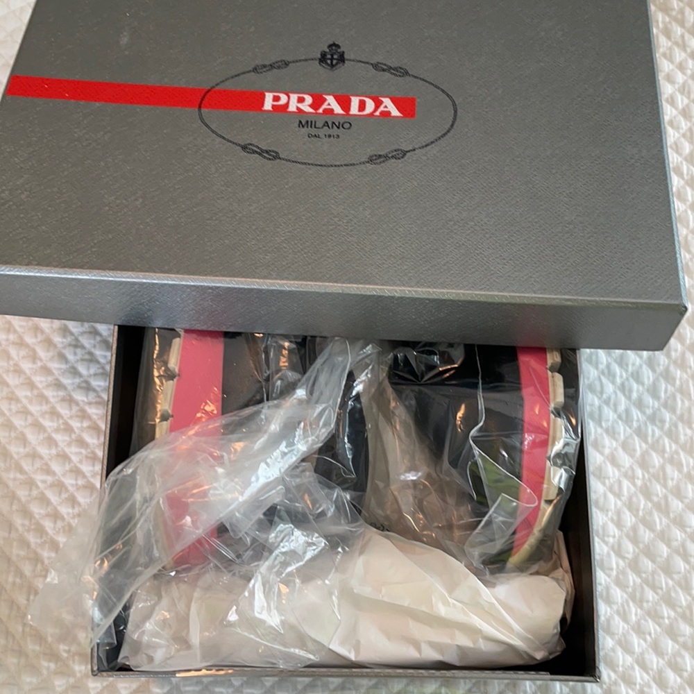 With PRADA black leather platform sandals w/box 38
